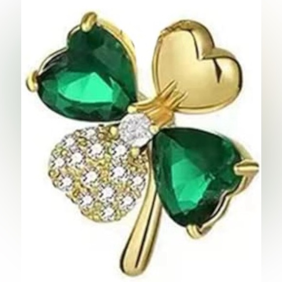 NEW Four Leaf Clover Earrings in Gold - Picture 2 of 6